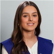 Estudio segundo de carrera e imparto clases de matemáticas, inglés y otras asignaturas a niños de primaria y secundaria